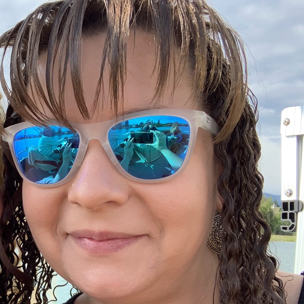 Meet your Posher, Angie